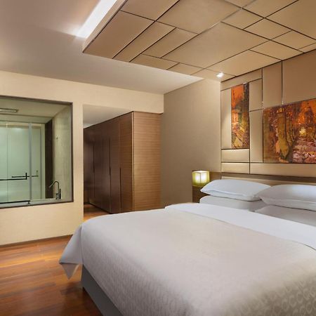 Sheraton Grand Bengaluru Whitefield Hotel & Convention Center Dış mekan fotoğraf