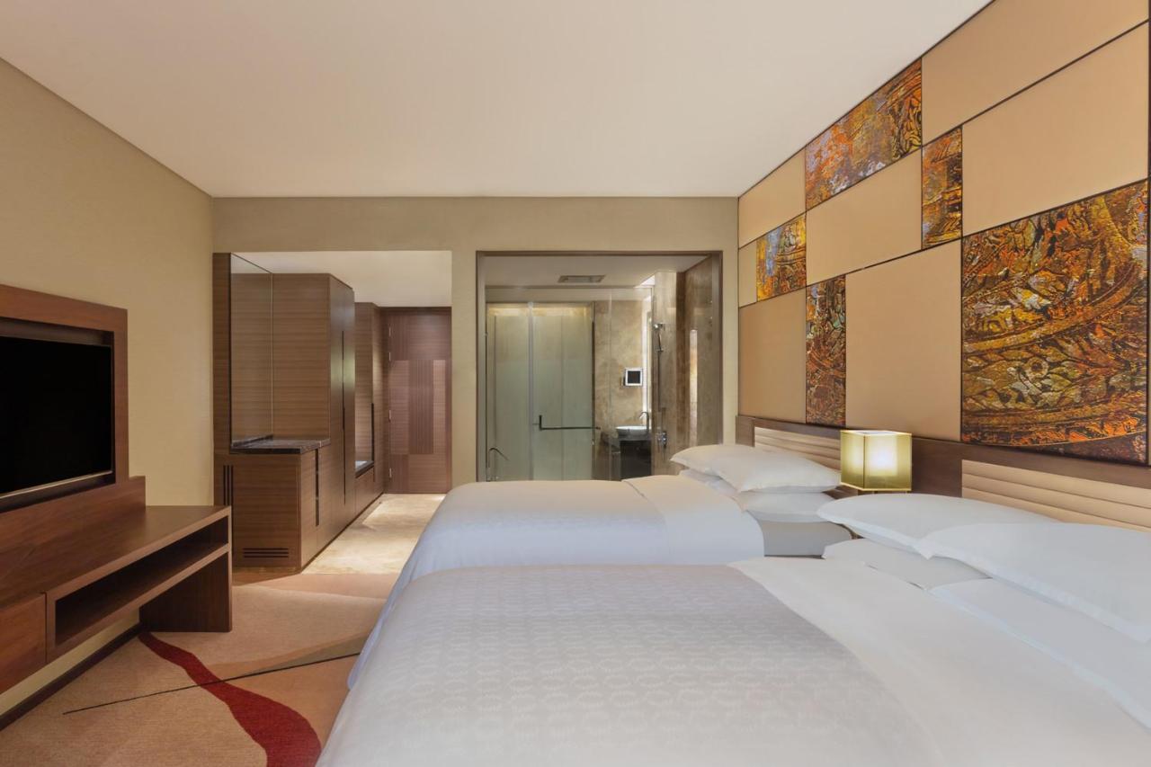 Sheraton Grand Bengaluru Whitefield Hotel & Convention Center Dış mekan fotoğraf