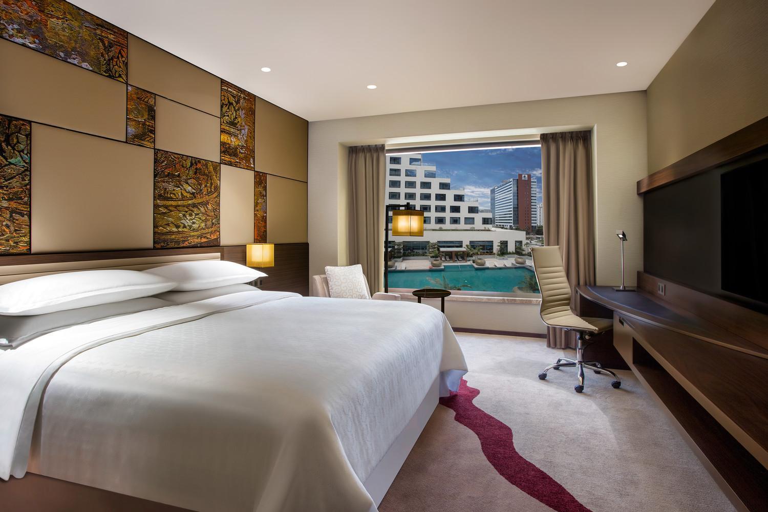 Sheraton Grand Bengaluru Whitefield Hotel & Convention Center Dış mekan fotoğraf