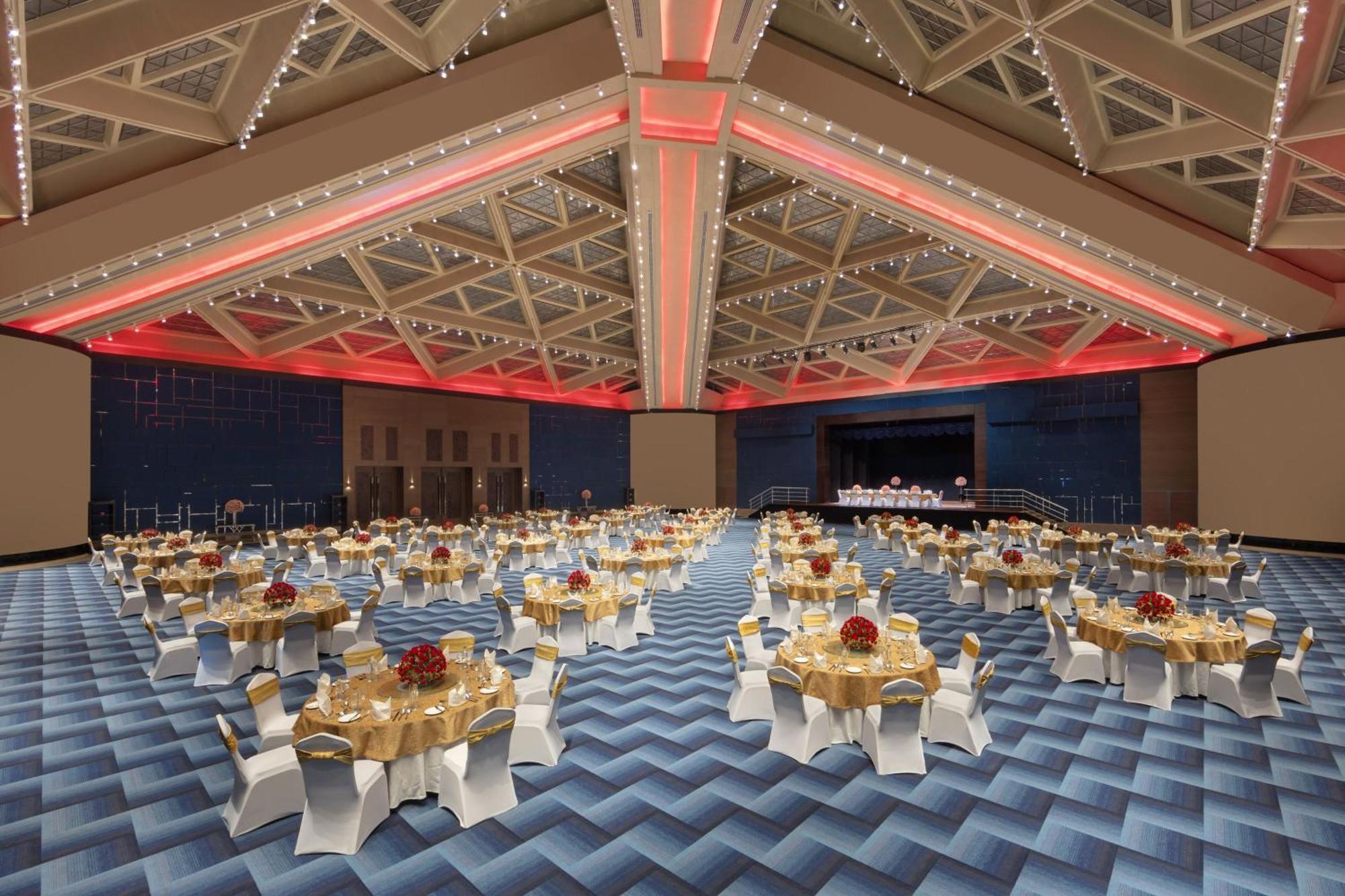 Sheraton Grand Bengaluru Whitefield Hotel & Convention Center Dış mekan fotoğraf