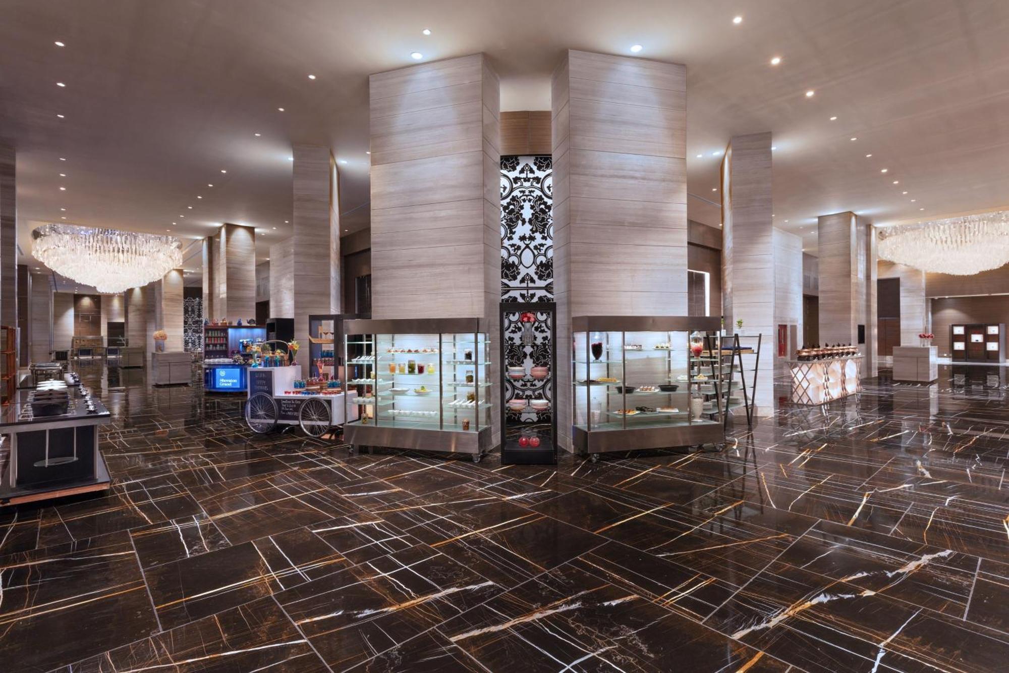 Sheraton Grand Bengaluru Whitefield Hotel & Convention Center Dış mekan fotoğraf