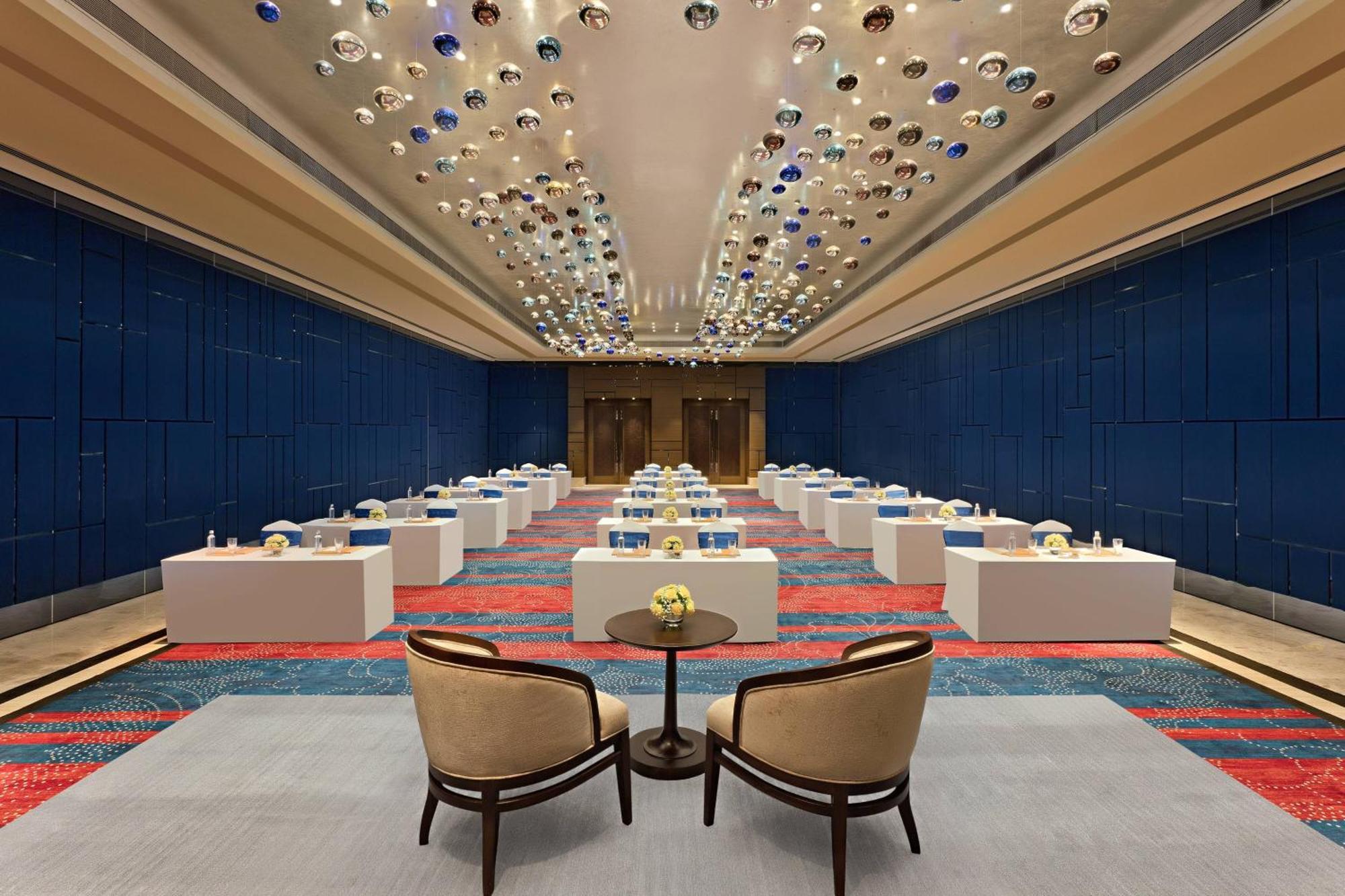 Sheraton Grand Bengaluru Whitefield Hotel & Convention Center Dış mekan fotoğraf