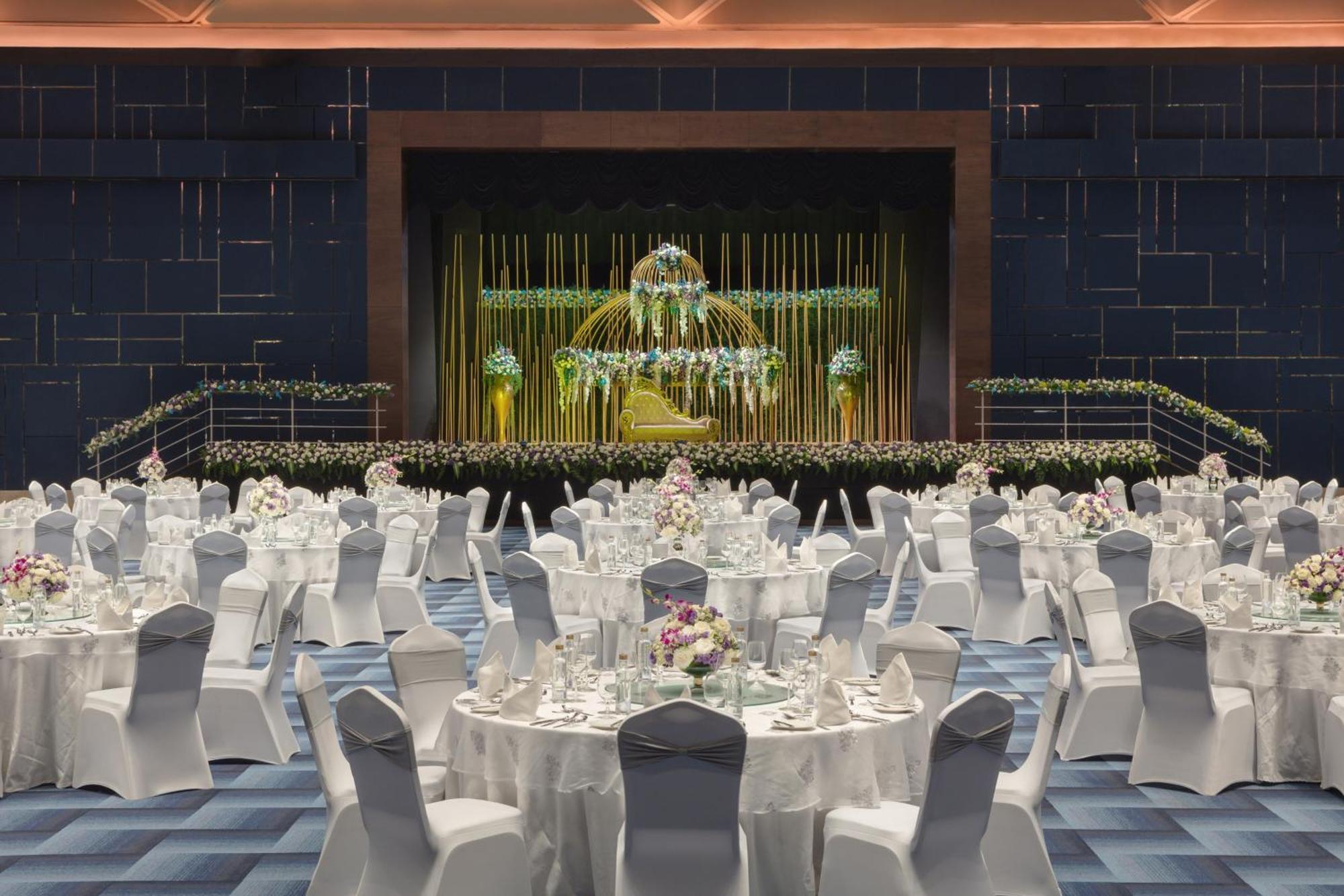 Sheraton Grand Bengaluru Whitefield Hotel & Convention Center Dış mekan fotoğraf
