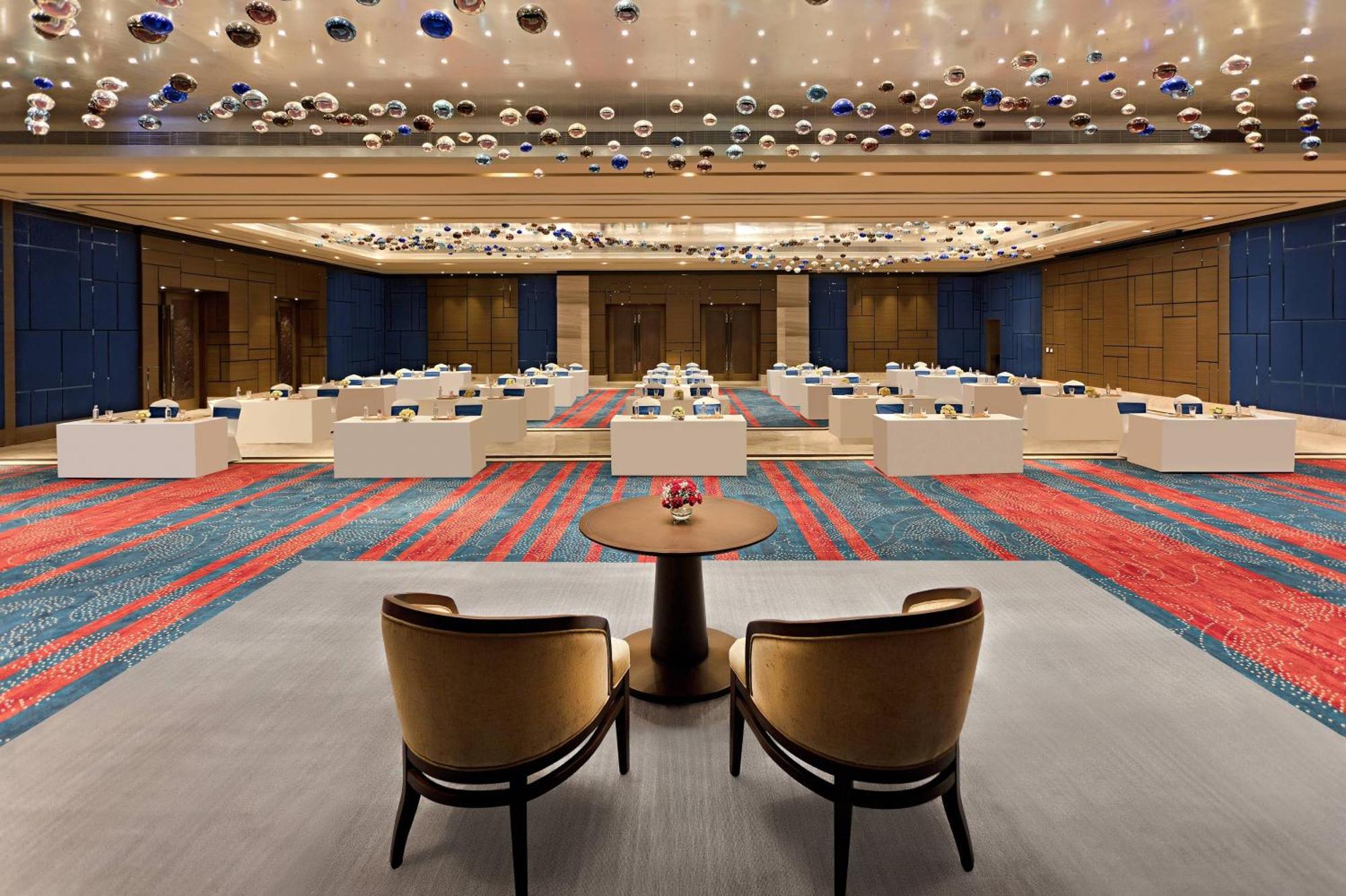 Sheraton Grand Bengaluru Whitefield Hotel & Convention Center Dış mekan fotoğraf