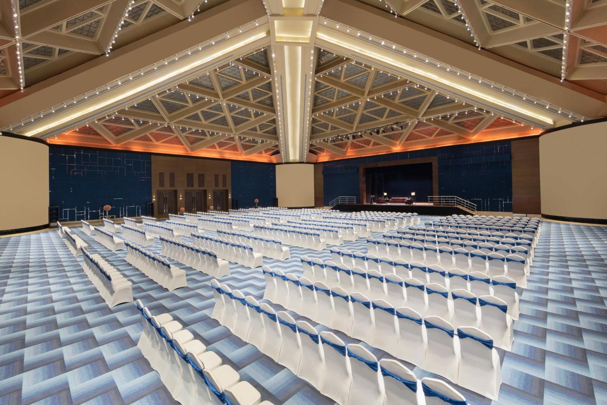 Sheraton Grand Bengaluru Whitefield Hotel & Convention Center Dış mekan fotoğraf