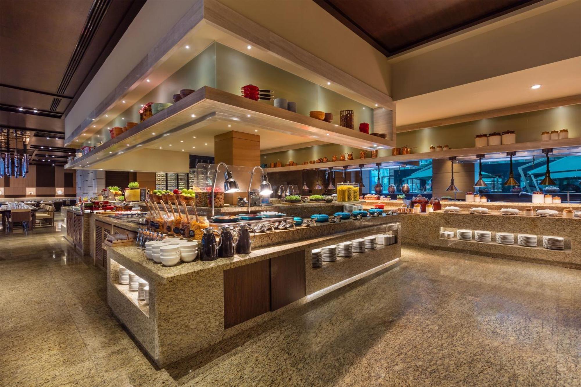 Sheraton Grand Bengaluru Whitefield Hotel & Convention Center Dış mekan fotoğraf