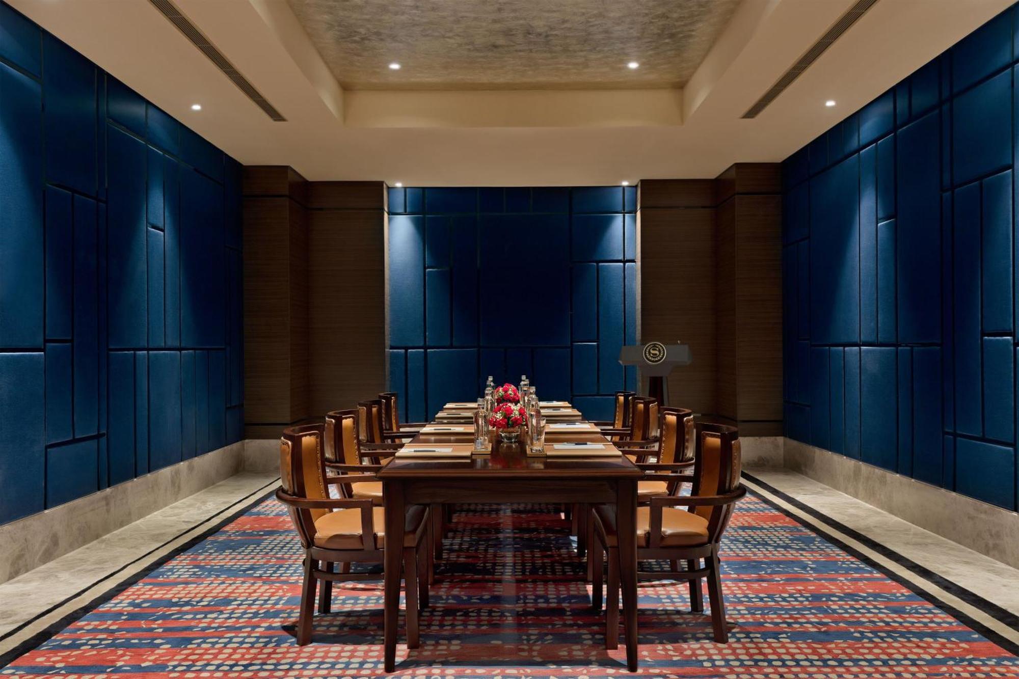 Sheraton Grand Bengaluru Whitefield Hotel & Convention Center Dış mekan fotoğraf