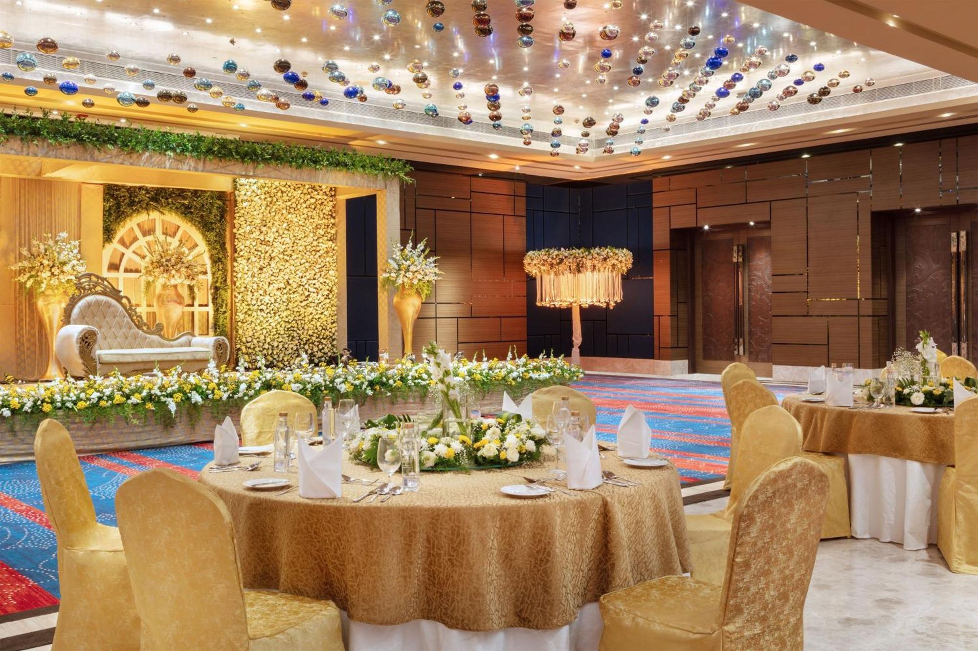 Sheraton Grand Bengaluru Whitefield Hotel & Convention Center Dış mekan fotoğraf
