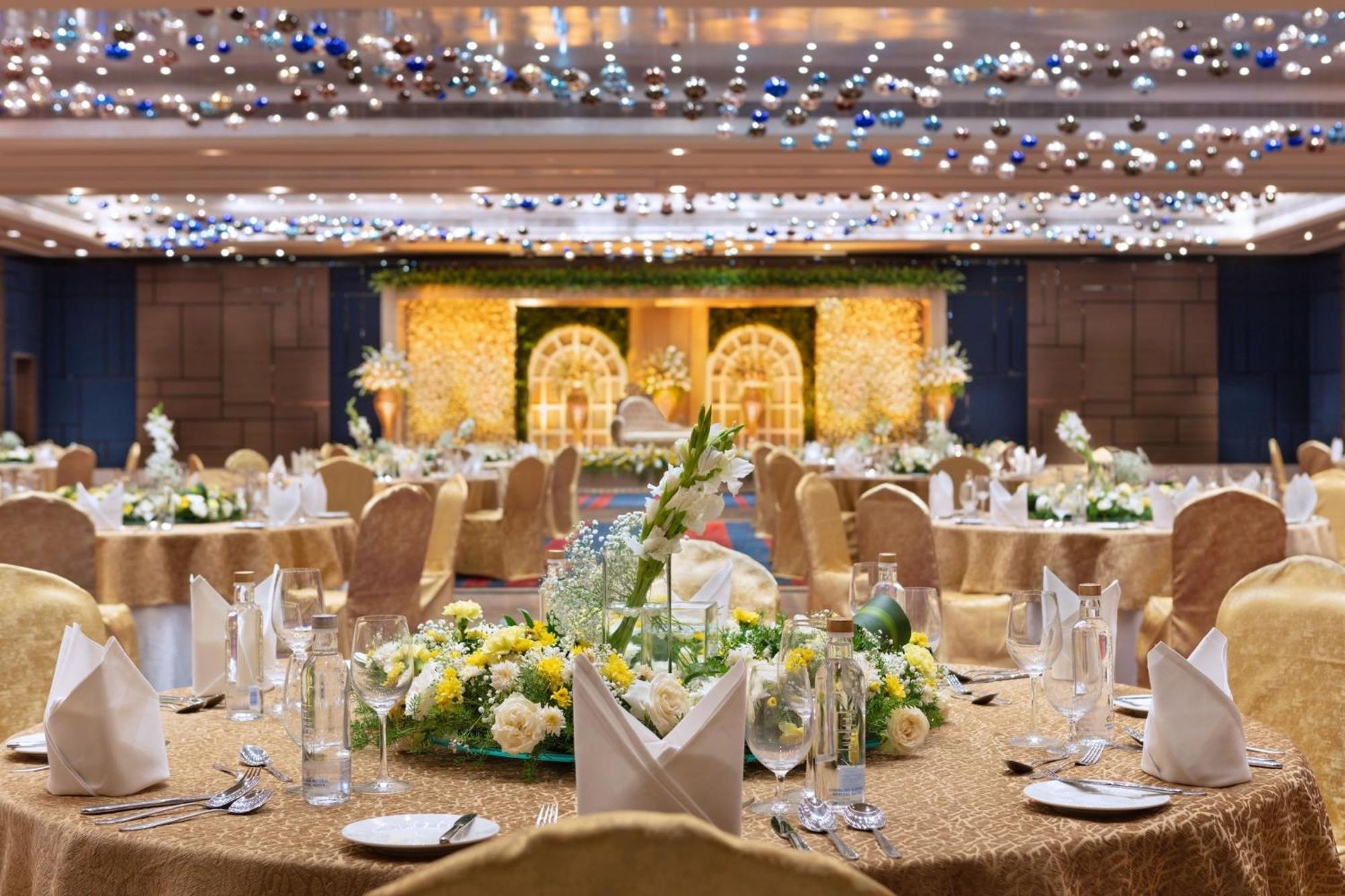 Sheraton Grand Bengaluru Whitefield Hotel & Convention Center Dış mekan fotoğraf