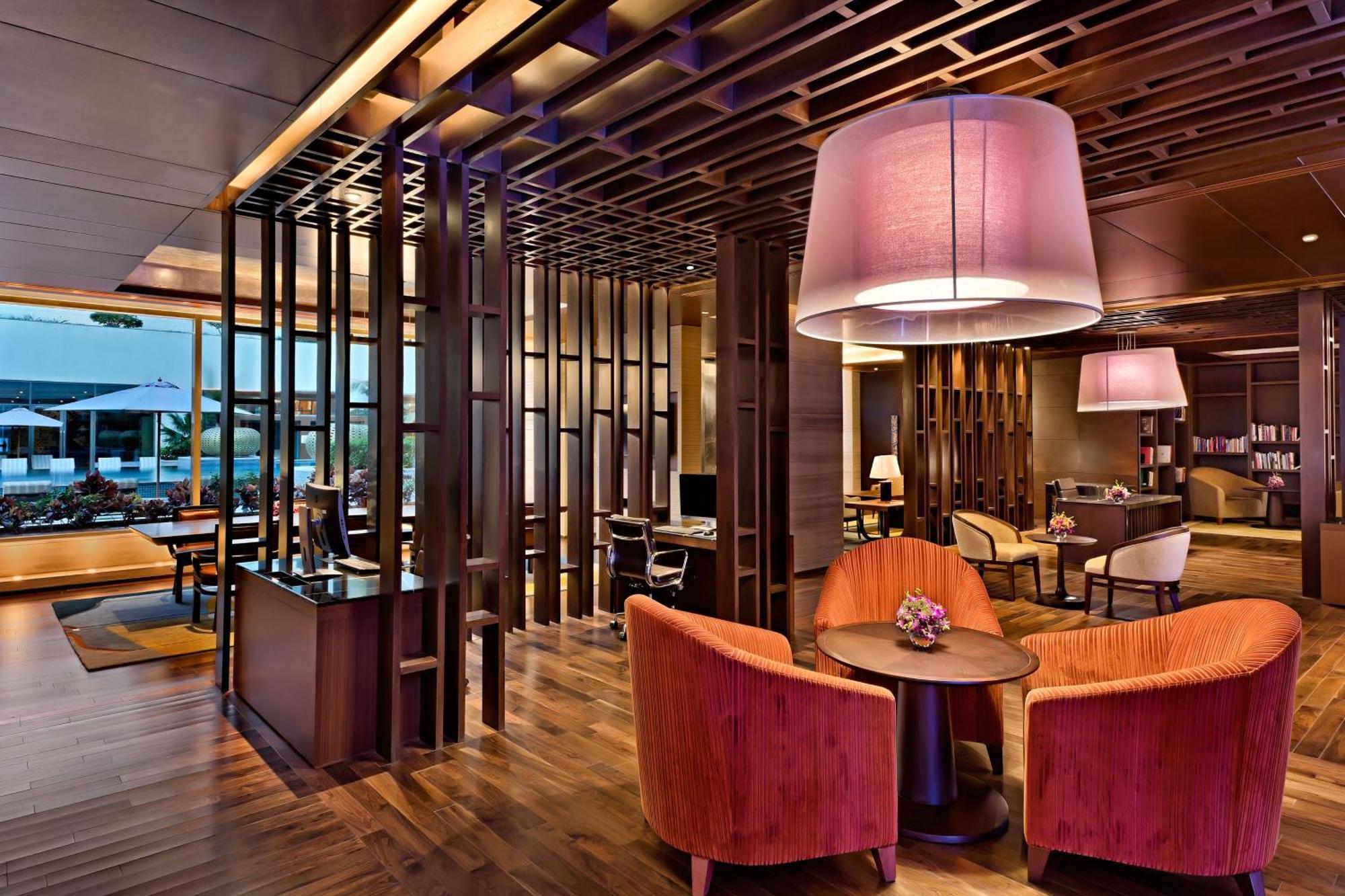 Sheraton Grand Bengaluru Whitefield Hotel & Convention Center Dış mekan fotoğraf