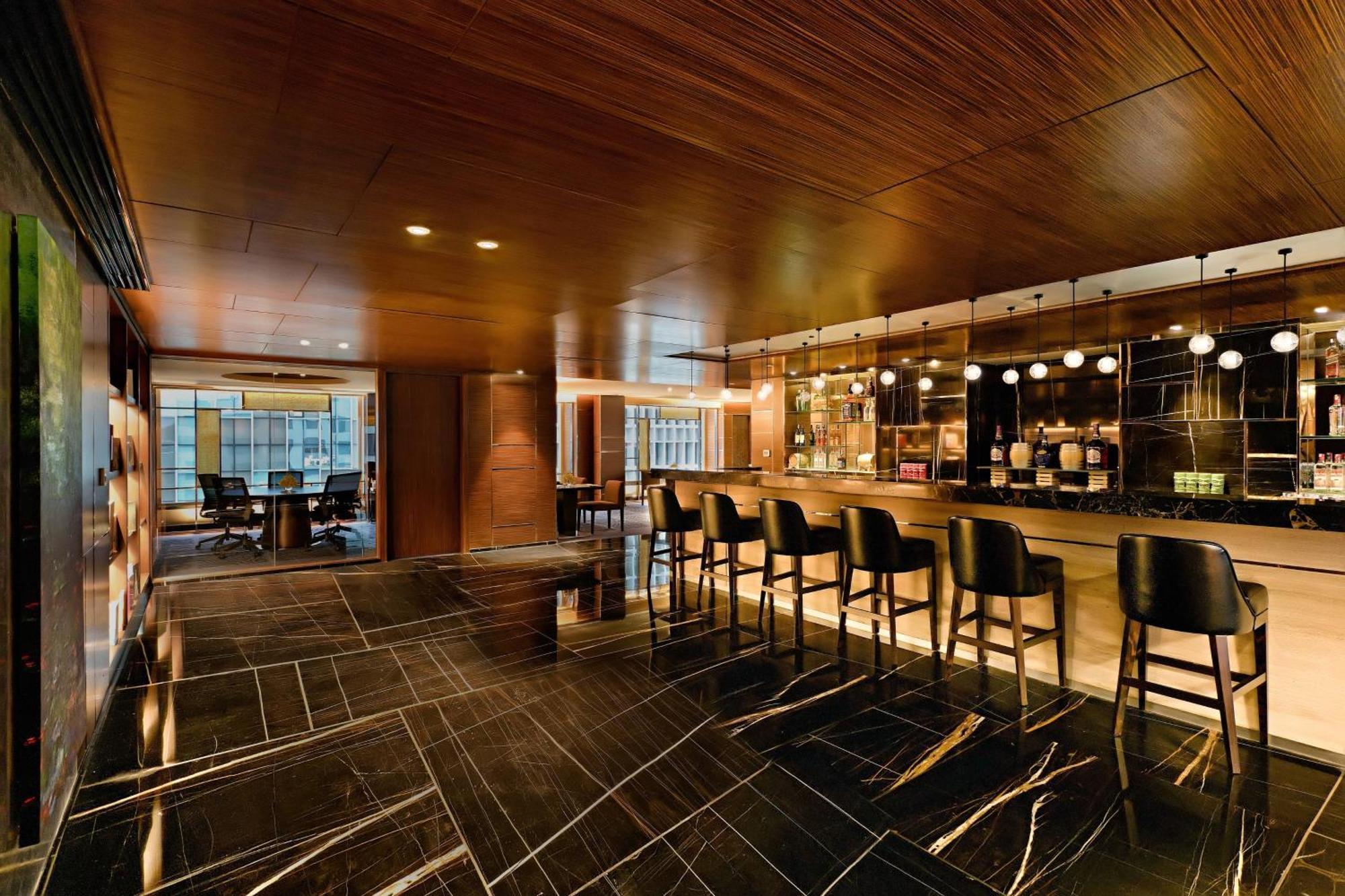 Sheraton Grand Bengaluru Whitefield Hotel & Convention Center Dış mekan fotoğraf