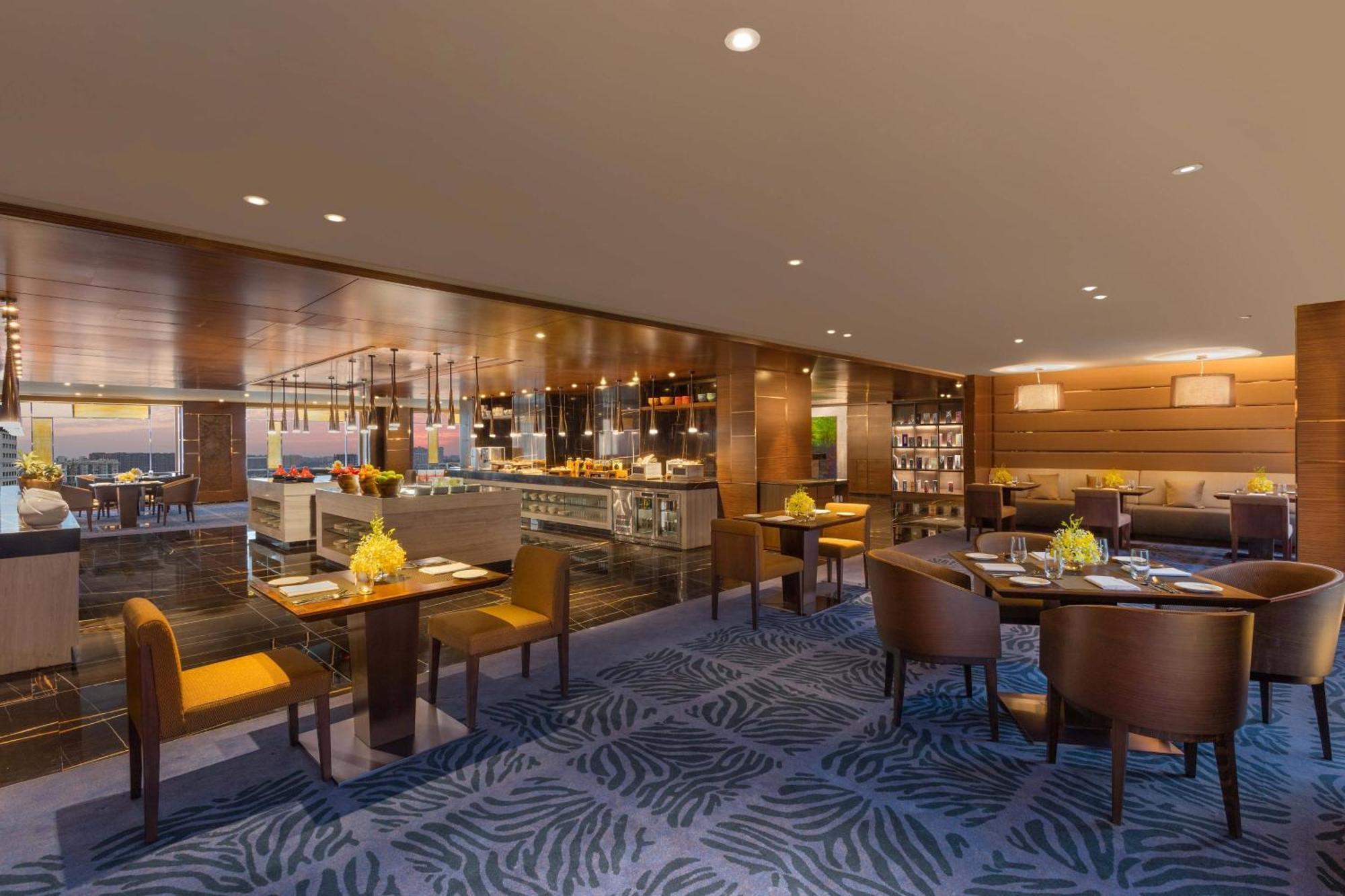 Sheraton Grand Bengaluru Whitefield Hotel & Convention Center Dış mekan fotoğraf