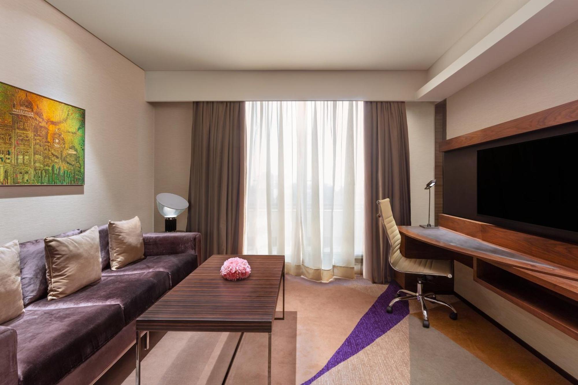 Sheraton Grand Bengaluru Whitefield Hotel & Convention Center Dış mekan fotoğraf
